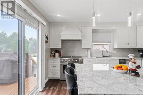 15 Sharpe Street, Brant (Paris), ON - Indoor Photo Showing Kitchen With Upgraded Kitchen