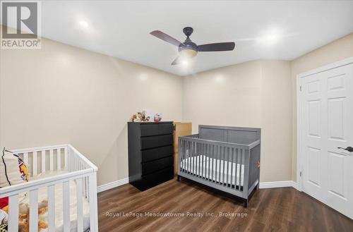 15 Sharpe Street, Brant (Paris), ON - Indoor Photo Showing Bedroom