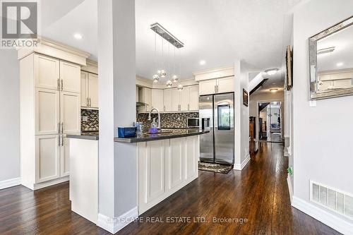 764 Avocado Crescent, Mississauga, ON - Indoor Photo Showing Kitchen