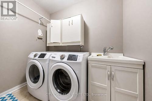 764 Avocado Crescent, Mississauga, ON - Indoor Photo Showing Laundry Room