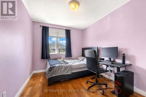 764 Avocado Crescent, Mississauga, ON - Indoor Photo Showing Bedroom