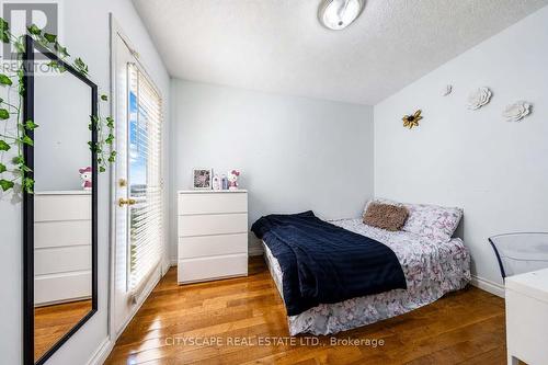 764 Avocado Crescent, Mississauga, ON - Indoor Photo Showing Bedroom