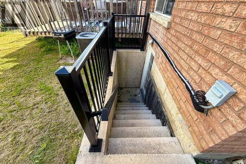 764 Avocado Crescent, Mississauga, ON - Outdoor