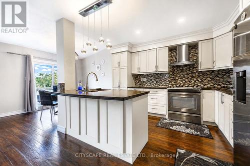 764 Avocado Crescent, Mississauga, ON - Indoor Photo Showing Kitchen With Upgraded Kitchen