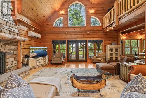 1040 7Th Heaven Lane, Bracebridge (Muskoka (N)), ON - Indoor Photo Showing Living Room With Fireplace