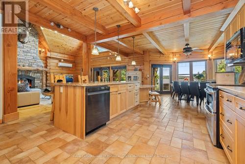 1040 7Th Heaven Lane, Bracebridge (Muskoka (N)), ON - Indoor Photo Showing Kitchen