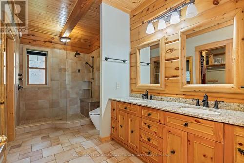 1040 7Th Heaven Lane, Bracebridge (Muskoka (N)), ON - Indoor Photo Showing Bathroom