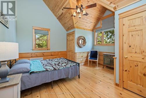 1040 7Th Heaven Lane, Bracebridge (Muskoka (N)), ON - Indoor Photo Showing Bedroom