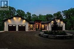 295 ALLEN Road Grimsby, ON L3M 4E7