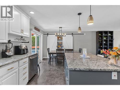 1863 Cathy Avenue, Kelowna, BC - Indoor Photo Showing Kitchen With Upgraded Kitchen