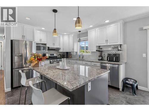 1863 Cathy Avenue, Kelowna, BC - Indoor Photo Showing Kitchen With Upgraded Kitchen