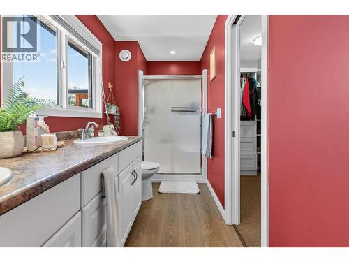 1863 Cathy Avenue, Kelowna, BC - Indoor Photo Showing Bathroom