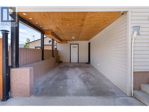 1863 Cathy Avenue, Kelowna, BC - Outdoor With Exterior