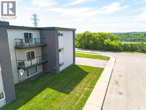 2 2106 Ste Cecilia Avenue, Saskatoon, SK - Outdoor