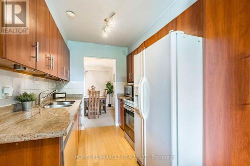 2335 Council Ring Road, Mississauga, ON - Indoor Photo Showing Kitchen With Double Sink