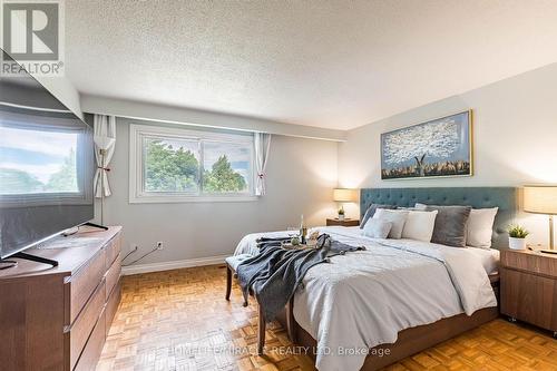 2335 Council Ring Road, Mississauga, ON - Indoor Photo Showing Bedroom