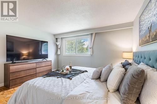 2335 Council Ring Road, Mississauga, ON - Indoor Photo Showing Bedroom