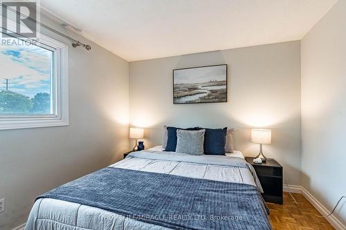 2335 Council Ring Road, Mississauga, ON - Indoor Photo Showing Bedroom