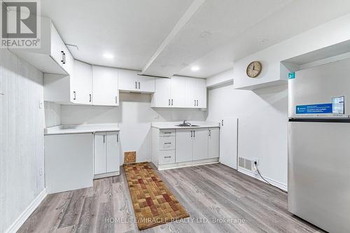 2335 Council Ring Road, Mississauga, ON - Indoor Photo Showing Kitchen