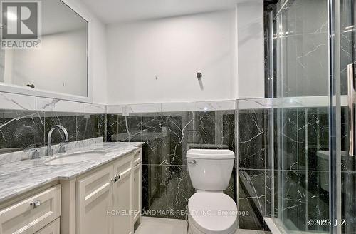 17 Elderslie Crescent, Vaughan, ON - Indoor Photo Showing Bathroom