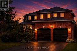 718 FIRTH COURT Newmarket, ON L3Y 8H8