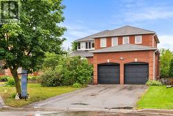 718 FIRTH COURT Newmarket, ON L3Y 8H8