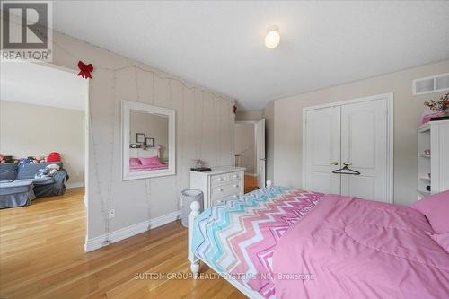 1382 Avon Drive, Mississauga, ON - Indoor Photo Showing Bedroom