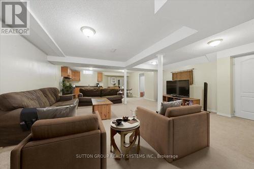 1382 Avon Drive, Mississauga, ON - Indoor Photo Showing Other Room