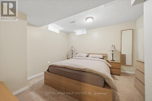 1382 Avon Drive, Mississauga, ON - Indoor Photo Showing Bedroom