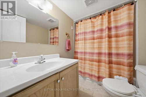 1382 Avon Drive, Mississauga, ON - Indoor Photo Showing Bathroom