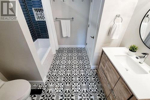 3574 Autumnleaf Crescent, Mississauga, ON - Indoor Photo Showing Bathroom