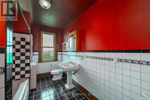 611808 Southgate Sideroad 61, Southgate, ON - Indoor Photo Showing Bathroom