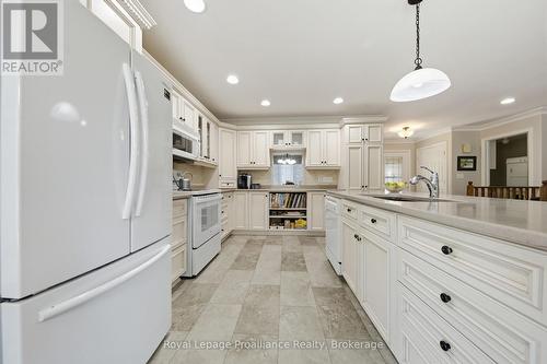 31 Huron Drive, Brighton, ON - Indoor Photo Showing Kitchen