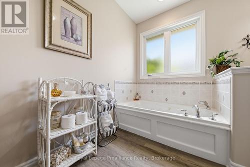 31 Huron Drive, Brighton, ON - Indoor Photo Showing Bathroom