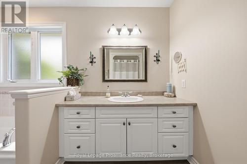 31 Huron Drive, Brighton, ON - Indoor Photo Showing Bathroom