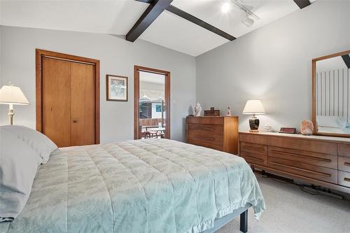 102 Arden Avenue, Winnipeg, MB - Indoor Photo Showing Bedroom