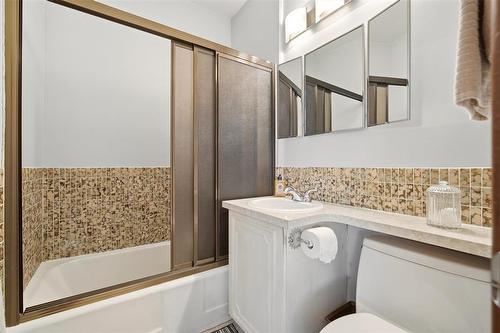 102 Arden Avenue, Winnipeg, MB - Indoor Photo Showing Bathroom