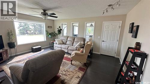 Melfort Acreage, Willow Creek Rm No. 458, SK - Indoor Photo Showing Living Room