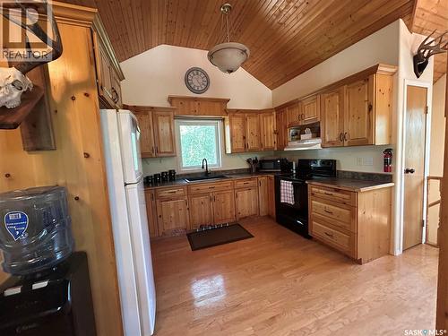 305 Pine Street, Tobin Lake, SK - Indoor Photo Showing Kitchen