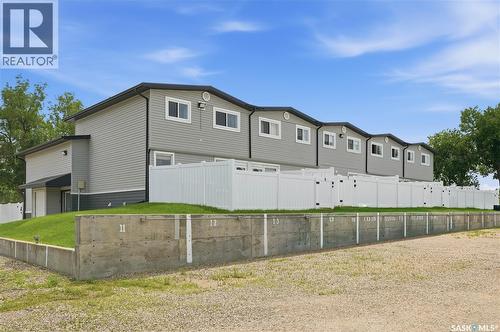6 1292 Gordon Road, Moose Jaw, SK - Outdoor