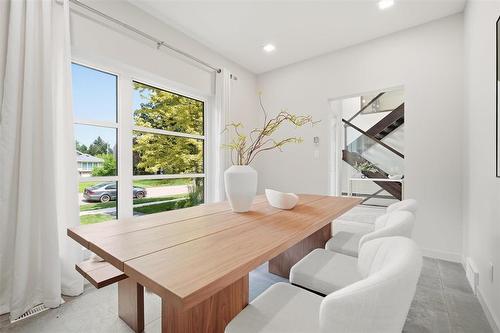 916 Somerset Avenue, Winnipeg, MB - Indoor