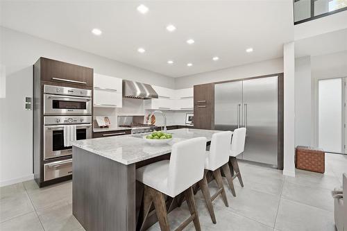 916 Somerset Avenue, Winnipeg, MB - Indoor