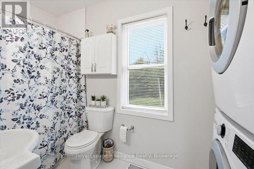 2017 Clark Road, Frontenac (Frontenac Centre), ON - Indoor Photo Showing Bathroom