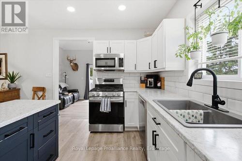 2017 Clark Road, Frontenac (Frontenac Centre), ON - Indoor Photo Showing Kitchen