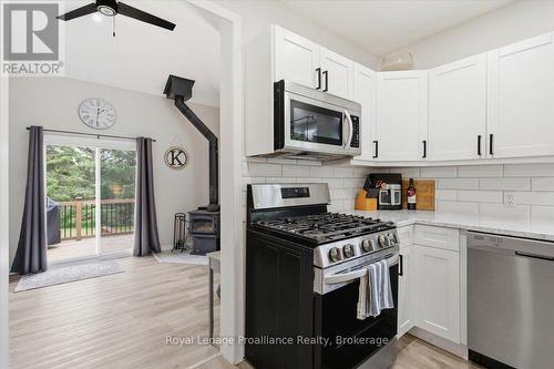 2017 Clark Road, Frontenac (Frontenac Centre), ON - Indoor Photo Showing Kitchen