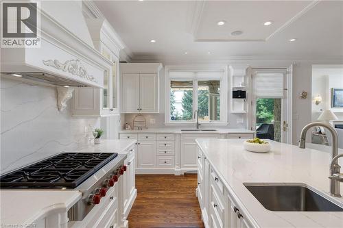 70 Shorewood Place, Oakville, ON - Indoor Photo Showing Kitchen With Upgraded Kitchen
