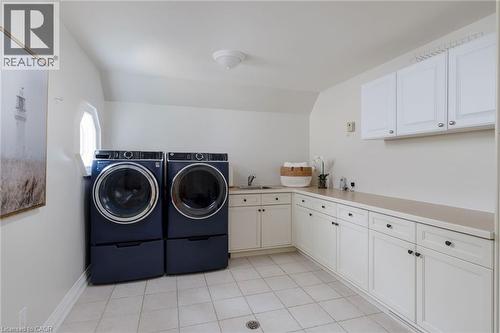 70 Shorewood Place, Oakville, ON - Indoor Photo Showing Laundry Room