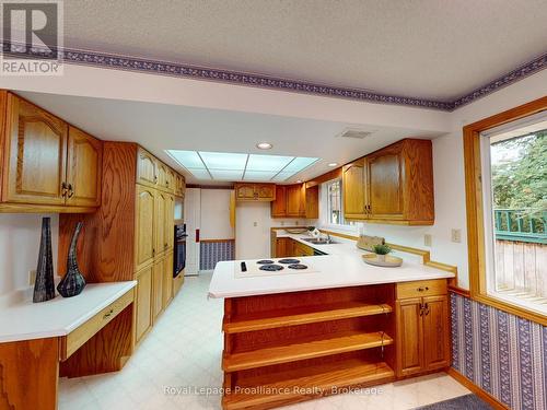 88 Westwind Crescent, Prince Edward County (Wellington Ward), ON - Indoor Photo Showing Kitchen