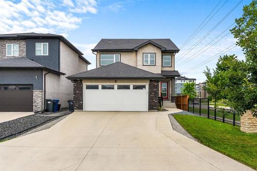 3 Tennant Gate  Winnipeg, MB R2P 1X8