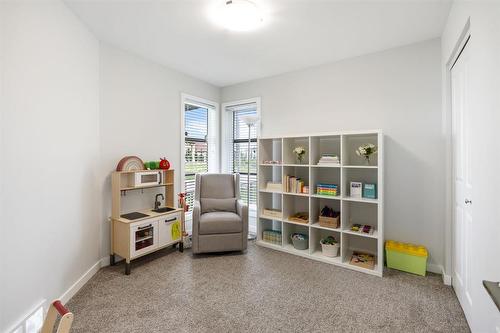 3 Tennant Gate, Winnipeg, MB - Indoor